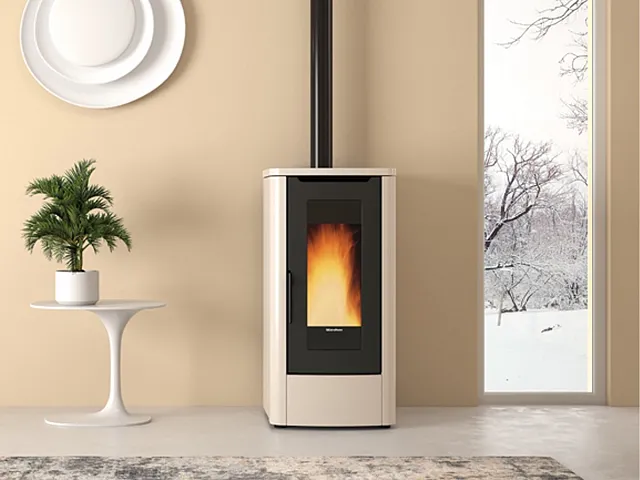 Nordica Stufa a pellet ventilata TEOREMA
